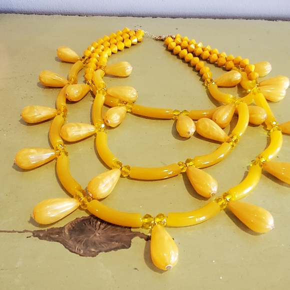 Vintage bakelite ? Yellow unique triple beaded necklace statement bib 70's 80's - Picture 4 of 16